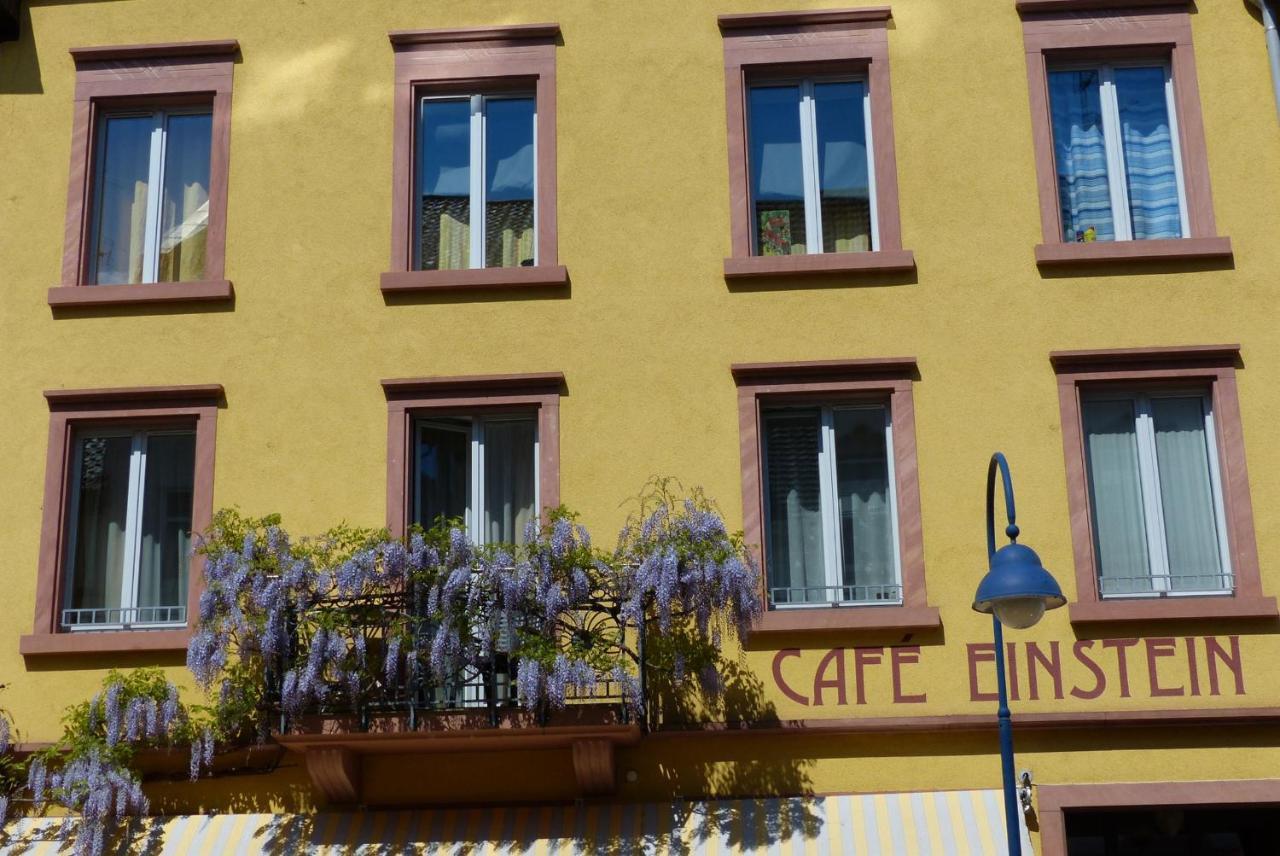 Apartments im Café Einstein Friburgo de Brisgovia Exterior foto